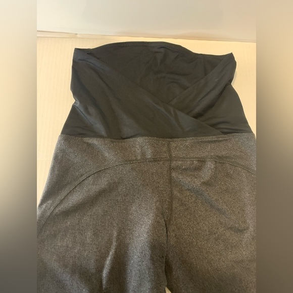 Isabel Maternity capris in size XS - Picture 4 of 6